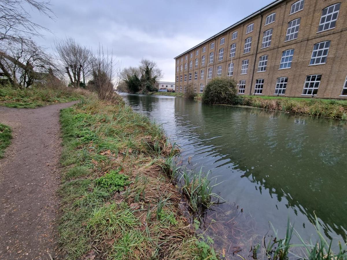Canal Side Retreat - 2 Bedroom Apartment Heybridge  Buitenkant foto