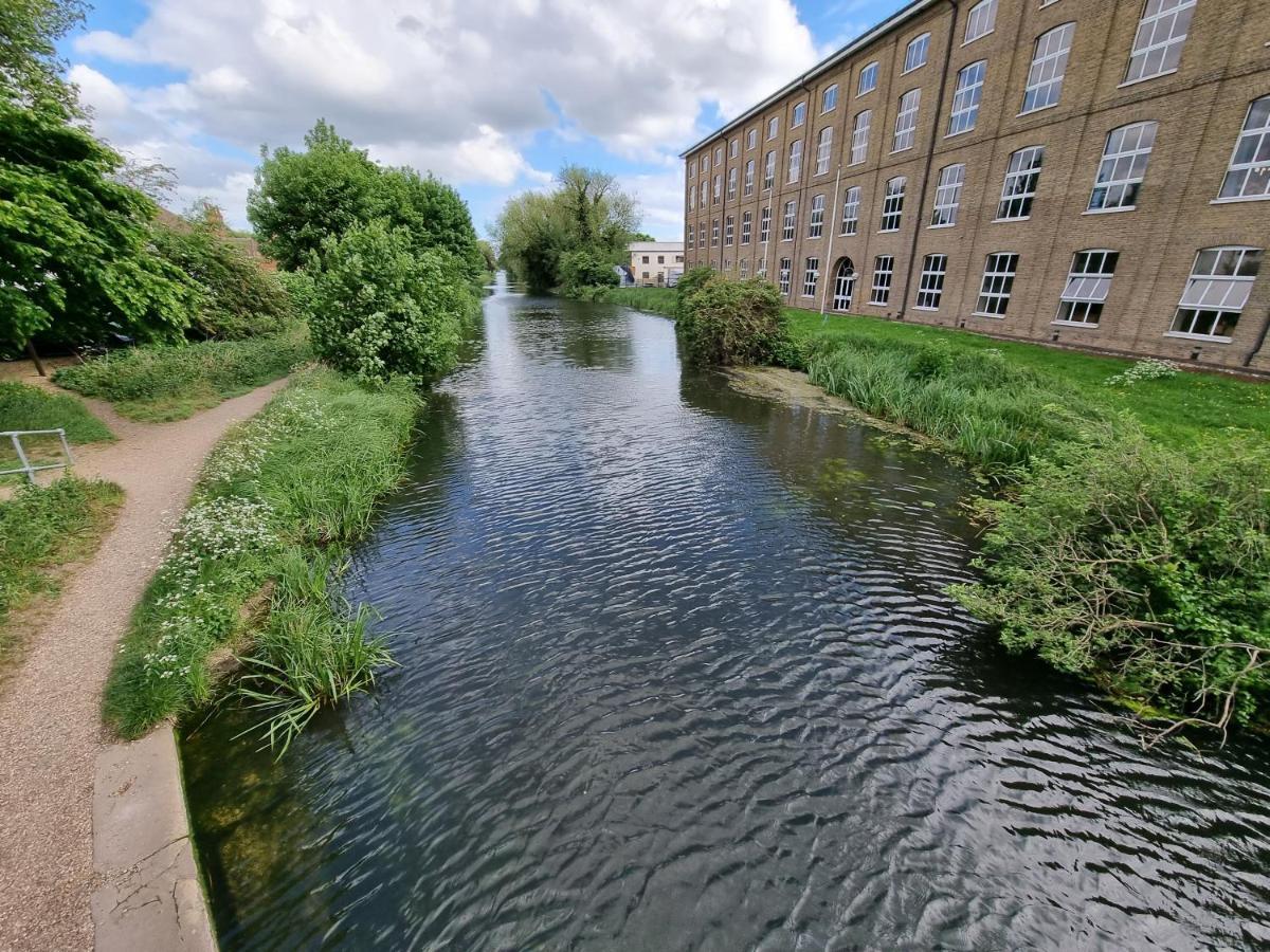 Canal Side Retreat - 2 Bedroom Apartment Heybridge  Buitenkant foto