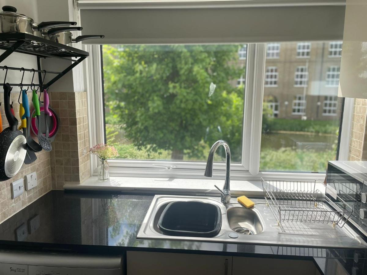 Canal Side Retreat - 2 Bedroom Apartment Heybridge  Buitenkant foto