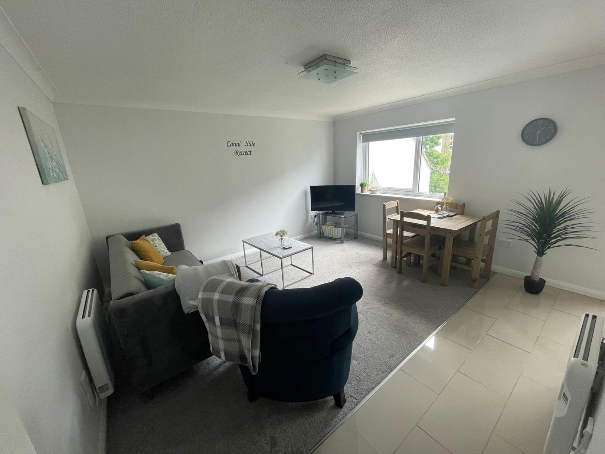 Canal Side Retreat - 2 Bedroom Apartment Heybridge  Kamer foto